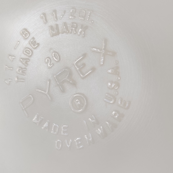 Vintage Pyrex Olive Green Pyrex 1 1/2 Quart Casserole Dish with Lid - Picture 4 of 11